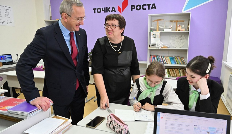 Губернатор посетил отремонтированную школу в Перемышльском районе