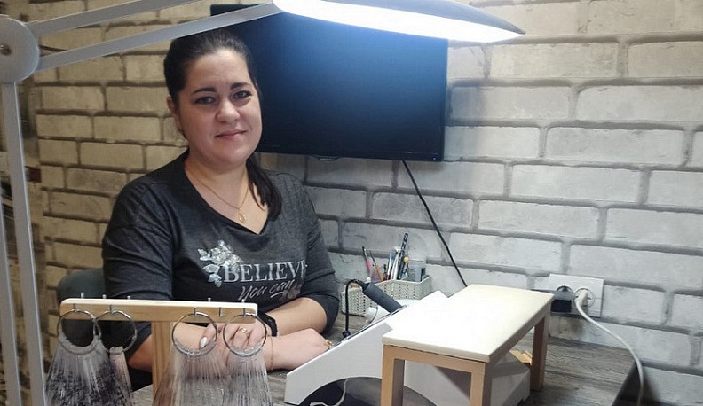 Благодаря нацпроекту калужанка бесплатно обучилась на мастера по маникюру