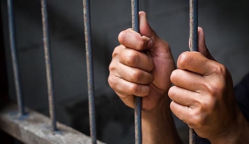 В Калуге полицейские задержали перевозившего наркотики водителя