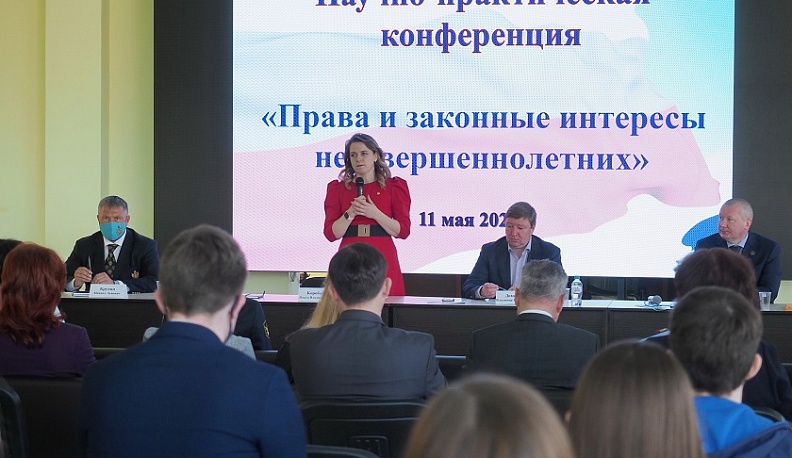 В Калуге обсуждают проблемы защиты прав и законных интересов детей 