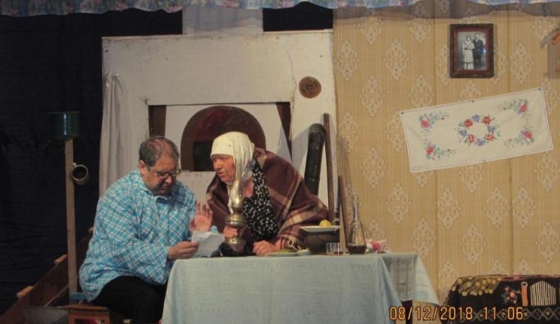 …И, взвившись, занавес шумит