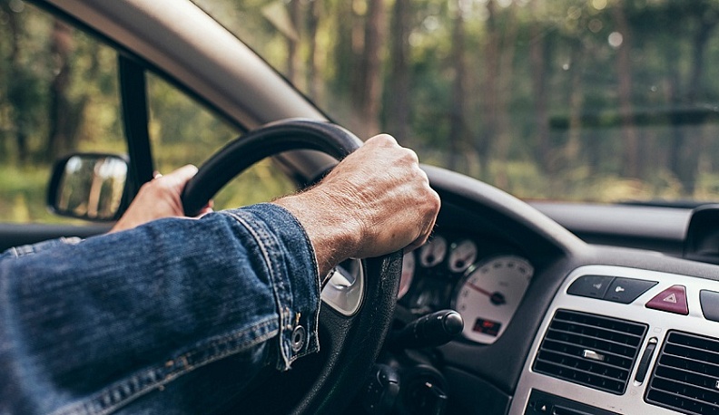 Пьяный калужанин пытался угнать автомобиль