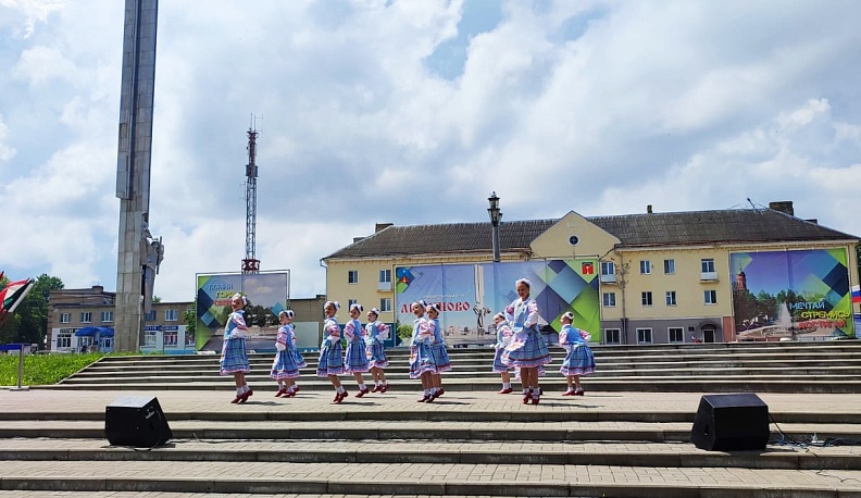 В День России юным людиновцам  вручили паспорта