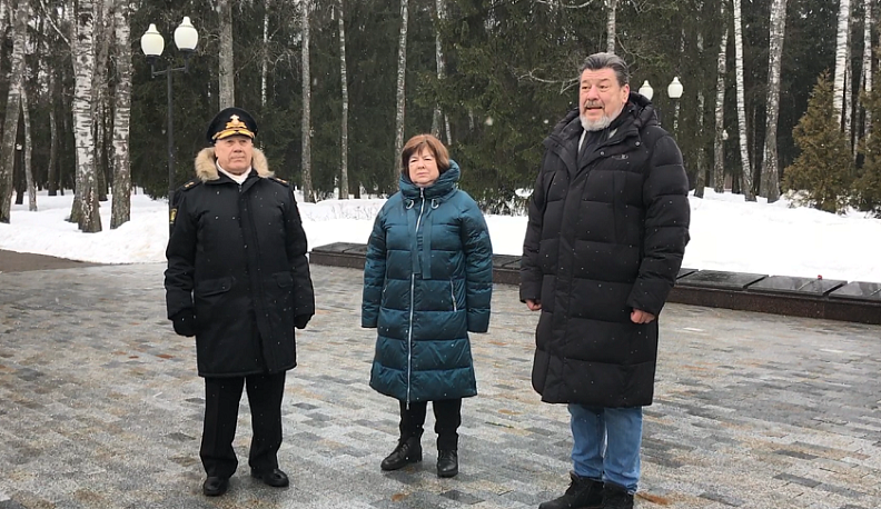 В День защитника Отечества обнинцы возложили венки и цветы к Вечному огню