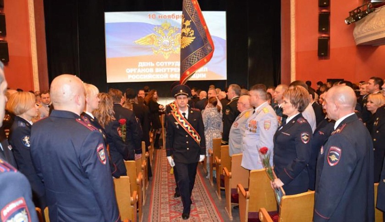 Калужские полицейские отмечают профессиональный праздник