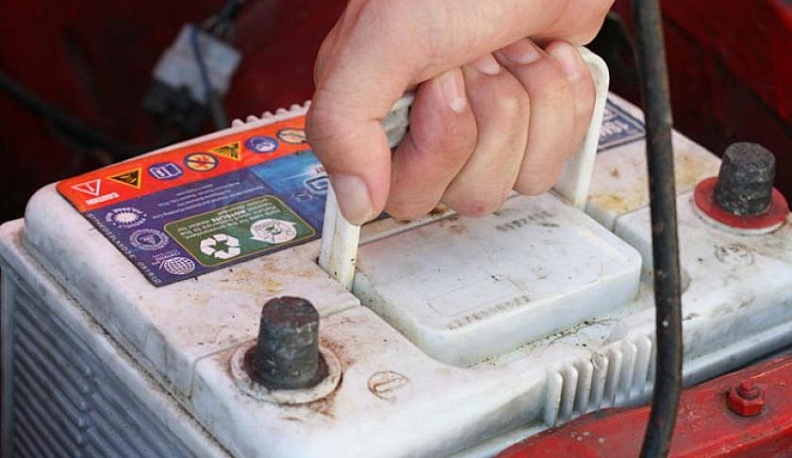 Калужанин объяснил полицейским, для чего похитил аккумуляторы с 10 машин