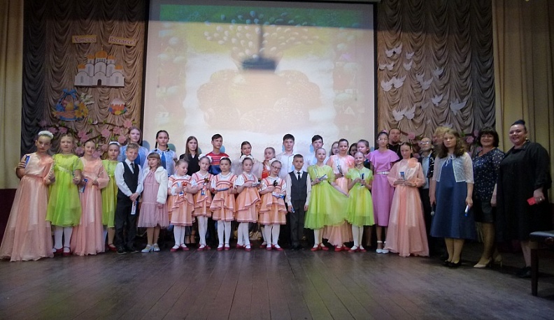 Воспитанники Износковской детской школы искусств поделились пасхальной радостью