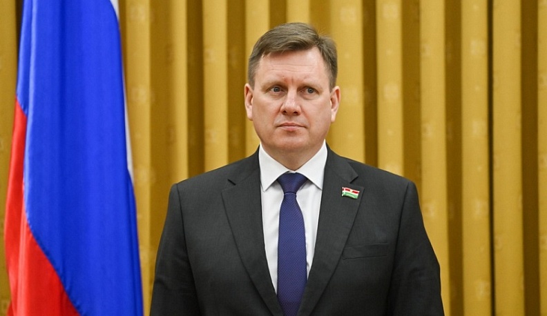 Геннадий Новосельцев поздравил калужан с Днем Конституции РФ