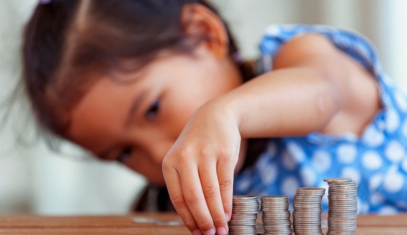 Около 2, 5 млрд рублей выделили Калужской области на поддержку семей с детьми