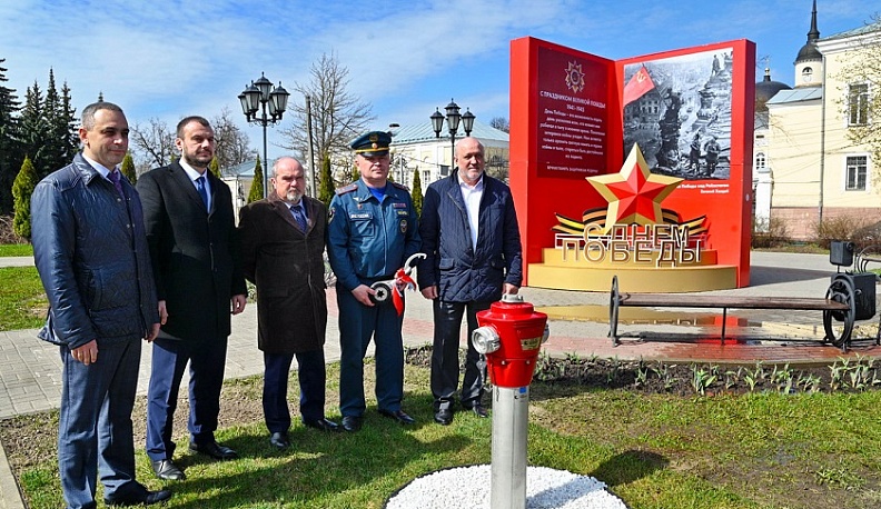 Калужские пожарные получили к профессиональному празднику надземный гидрант