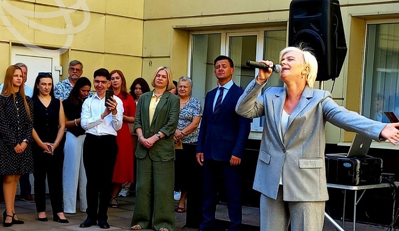 В калужском колледже культуры и искусств прошла необычная линейка