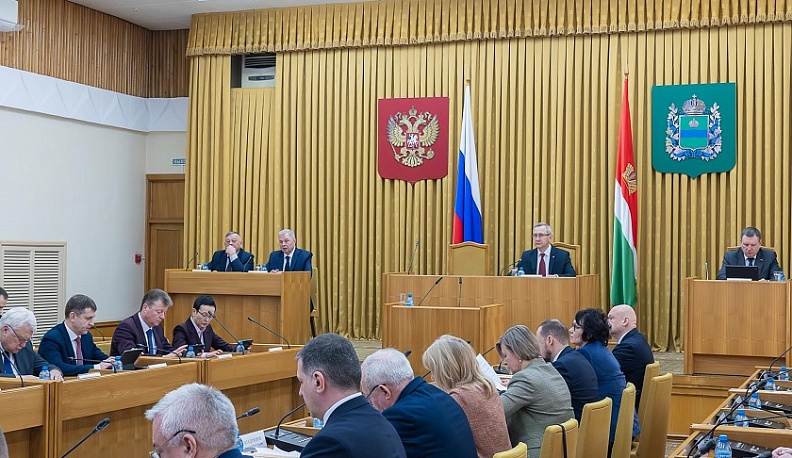 Анатолий Артамонов выступил с докладом о своей работе в Совете Федерации за 2024 год на заседании областного правительства