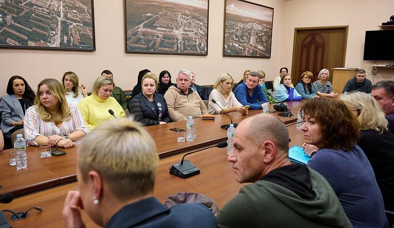 Вячеслав Лежнин встретился с обнинскими волонтерами, помогающими участникам СВО