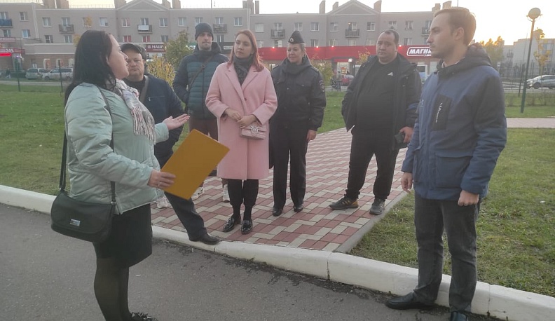 По улицам микрорайона Кошелев в Калуге прошел рейд Родительского патруля