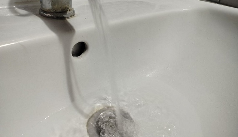 В Калужской области продолжают отключать воду должникам