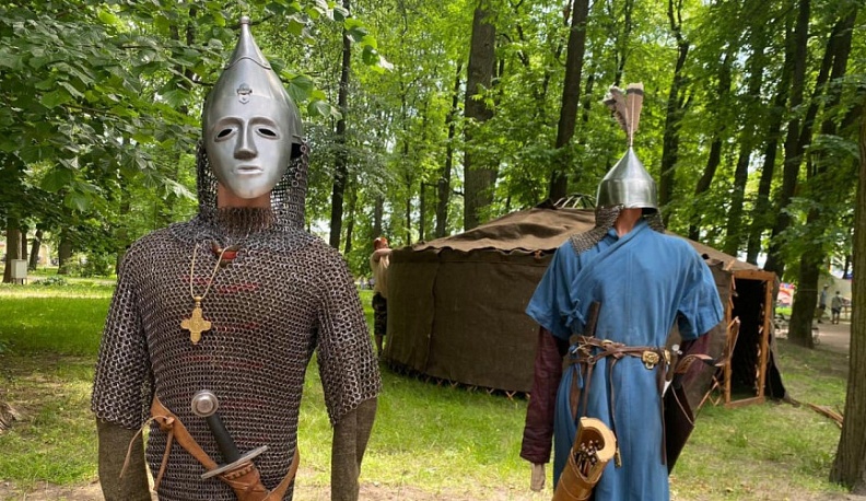 Мошенник из Ставрополья обманул калужского ролевика с изготовлением доспехов