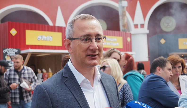 На гастрофесте можно было попробовать лимонад, в создании которого участвовал губернатор