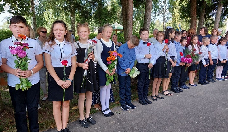 В Тарусском районе открыли памятную доску в честь погибшего героя
