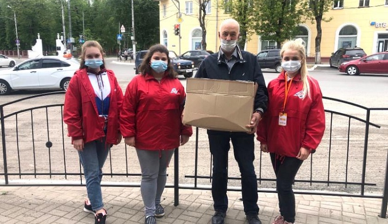 Совету ветеранов спорта в Калужской области были переданы маски, перчатки и санитайзеры