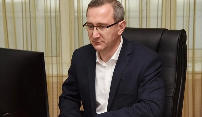 Владислав Шапша передал слова поддержки от калужан мэру Первомайска Сергею Колягину