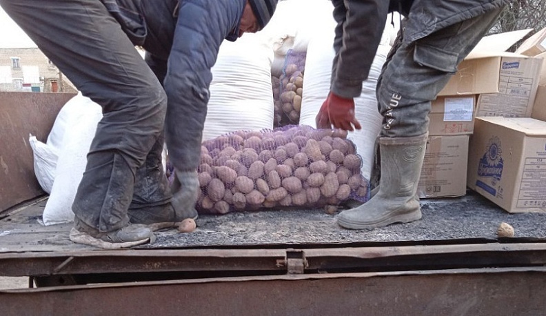 Жителям ЛНР доставили картофель из Калужской области
