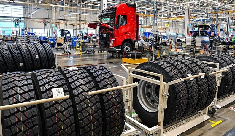 Губернатор высказался за создание в стране производства электрокомпонентов для автокластера