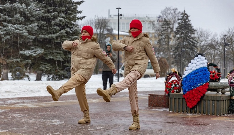 На площади Победы в Калуге почтили память погибших героев
