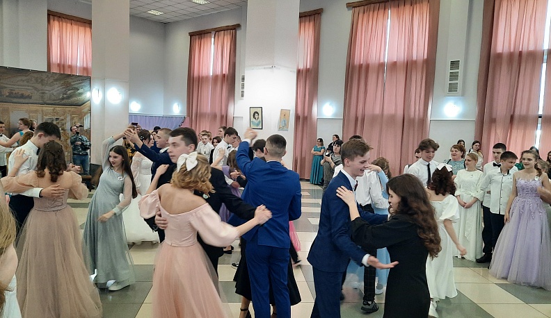 В Сухиничах состоялся «Пушкинский бал»