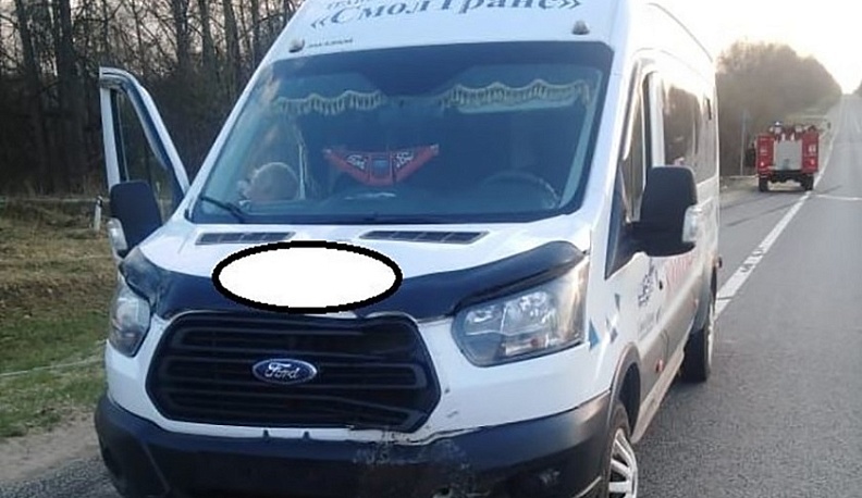 В Калужской области байкер попал под колёса микроавтобуса
