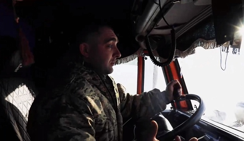 Дорожник из Мещовска рассказал о своем рабочем дне