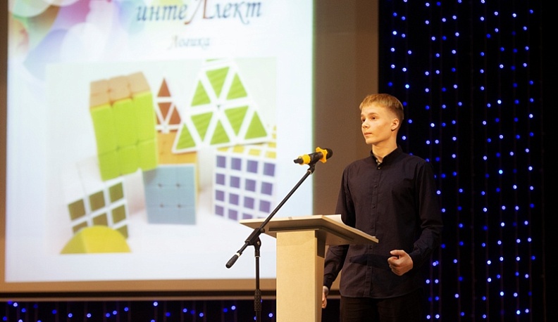 В Калужской области выбрали старшеклассницу года