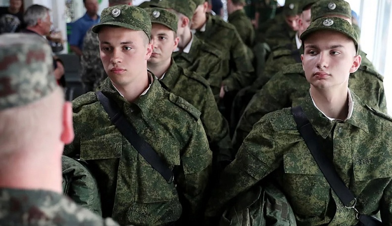 В Тарусском районе служить Родине отправится 14 призывников