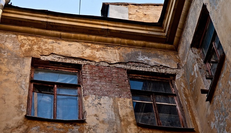 В Калужской области за два года из аварийных домов переселили 749 человек