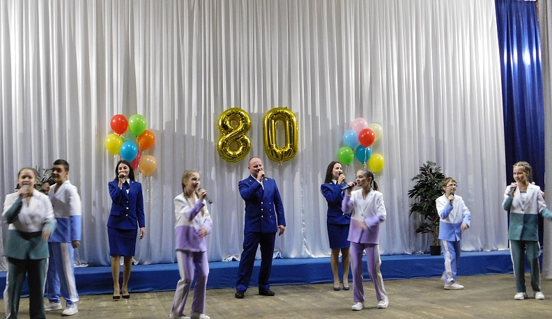 Кондровский центр содействия семейному воспитанию «Берега» отметил 80-летний юбилей