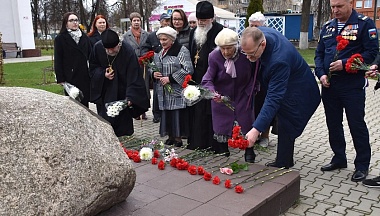 В Людинове прошла мемориальная акция «Живые, помните!»