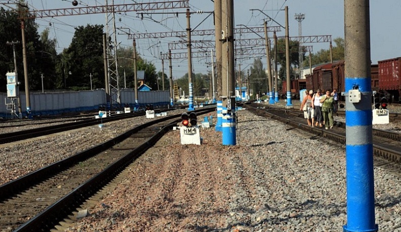 Калужанам напомнили правила пользования железнодорожными переездами