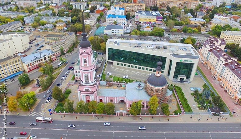 Сквер на доме? Это реально!