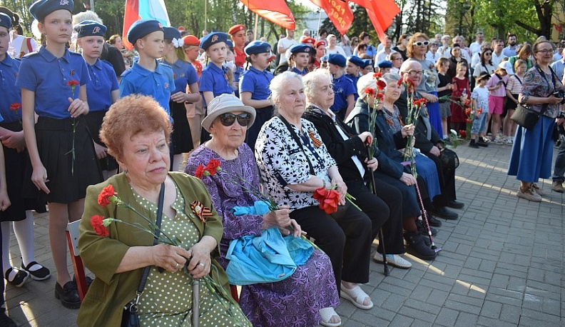 В Тарусе впервые зажегся Вечный огонь 