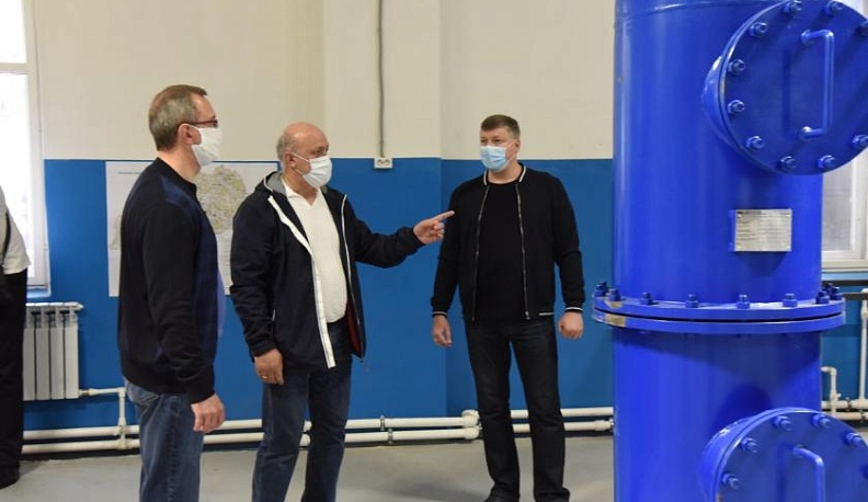 Владислав Шапша поручил руководству областного водоканала решить проблему с запахом воды в Калуге