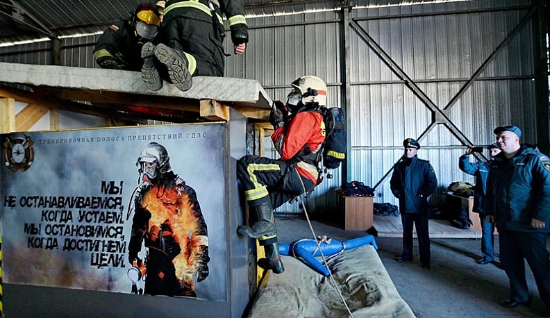 Калужские журналисты смогли побывать «в шкуре» газодымозщитников