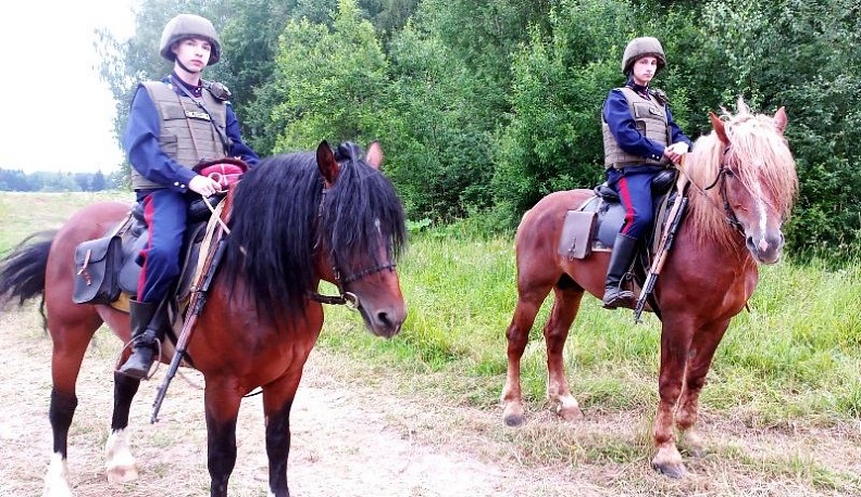 В Калужской области прошел полевой сбор казаков-джигитов