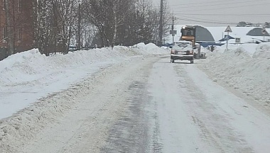После просьбы жителей в интернете в Малоярославце почистили дорогу и тротуар от снега