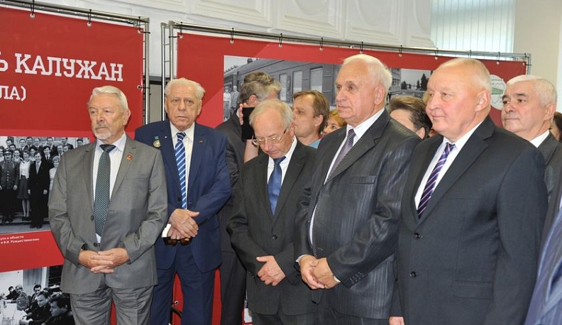 Не расстанусь с комсомолом