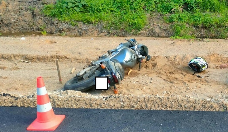 В Калужской области пострадал мотоциклист, улетев с трассы в кювет