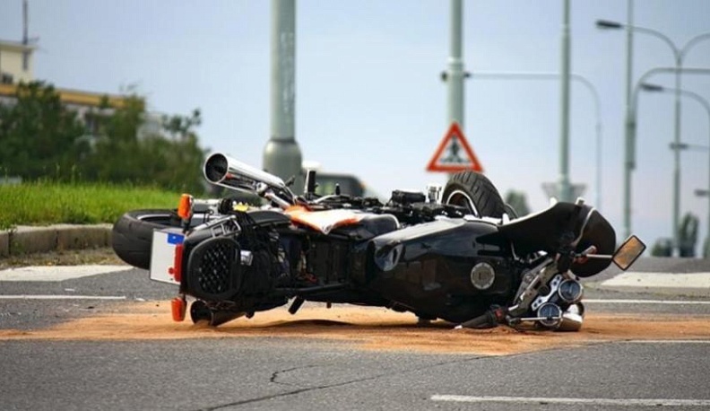 В поселке Бетлица сбили 19-летнего мотоциклиста