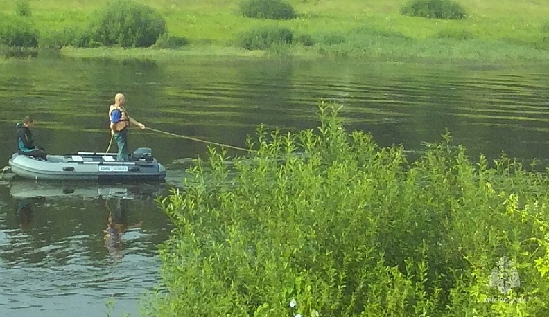 Труп мужчины вытащили из озера под Калугой