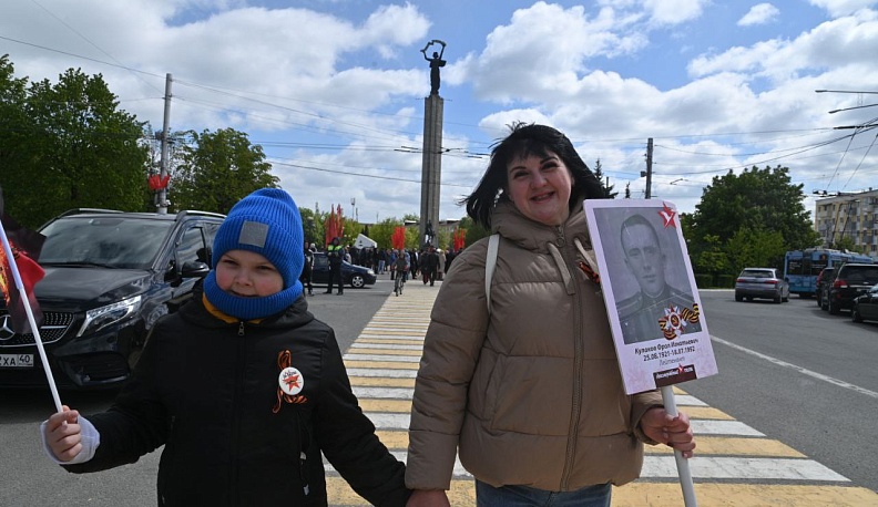 Калужане почтили память героев Великой Отечественной войны у Могилы Неизвестного Cолдата 