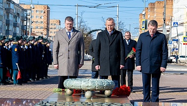 Владислав Шапша и Юрий Селиверстов почтили память павших защитников Отечества