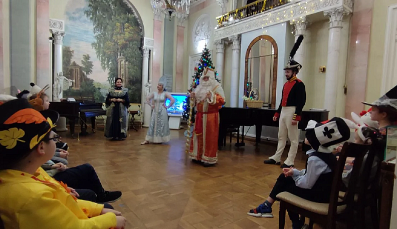 Новогодние утренники проходят в усадьбе Золотарёвых
