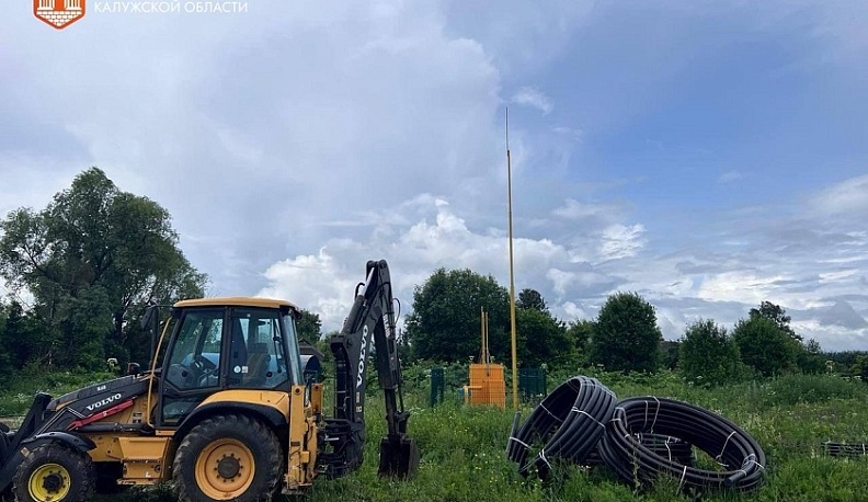 В деревне Парфеново продолжается строительство уличного газопровода
